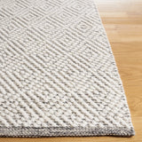 Safavieh Natura 5'-0" x 8'-0" Rug in Ivory / Light Grey