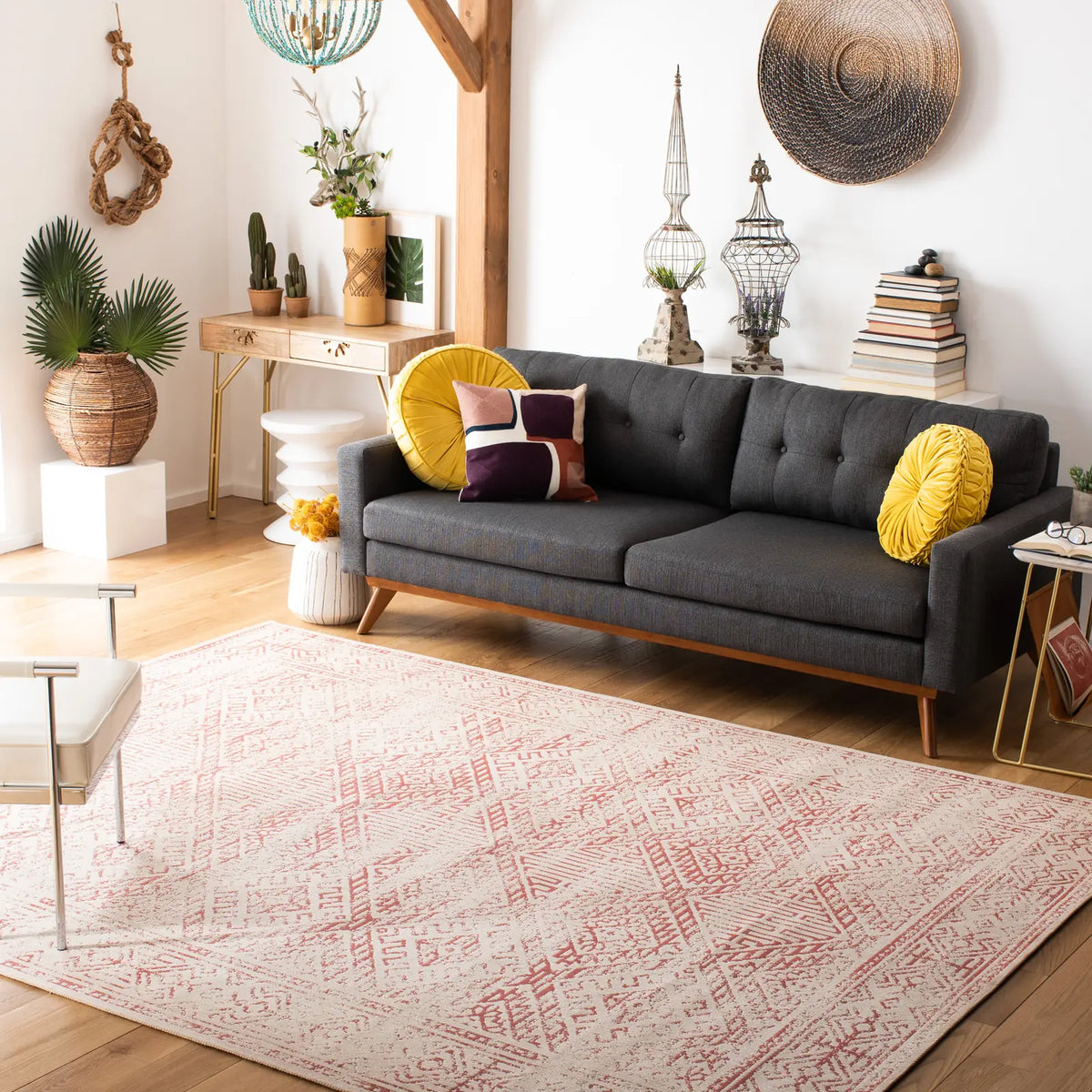 Safavieh Classic Vintage 6'-0" x 9'-0" Rug in Beige / Red
