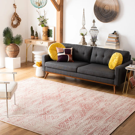 Safavieh Classic Vintage 6'-0" x 9'-0" Rug in Beige / Red