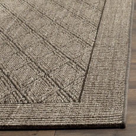 Safavieh Palm Beach 4'-0" x 6'-0" Rug in Silver