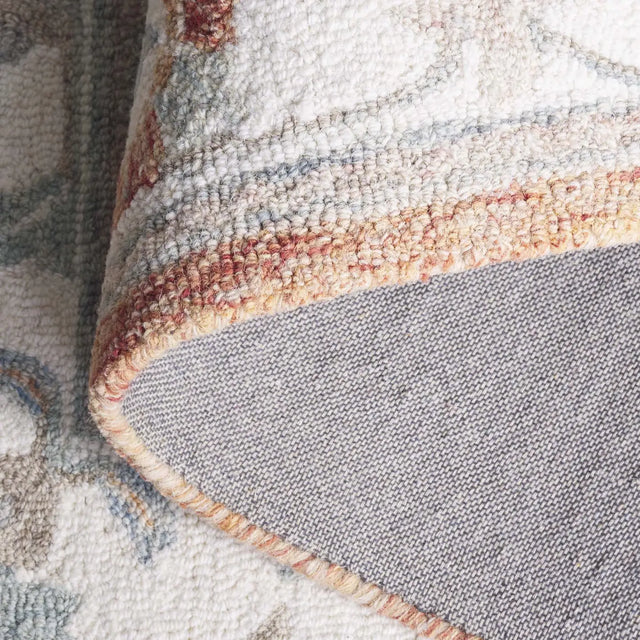 Safavieh Heritage 4'-0" x 6'-0" Rug in Rust / Ivory