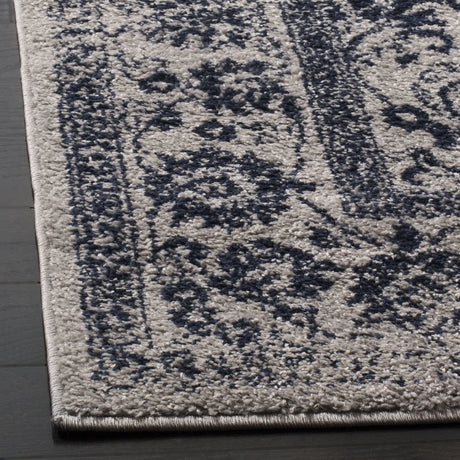 Safavieh Adirondack 4'-0" x 6'-0" Rug in Grey / Navy