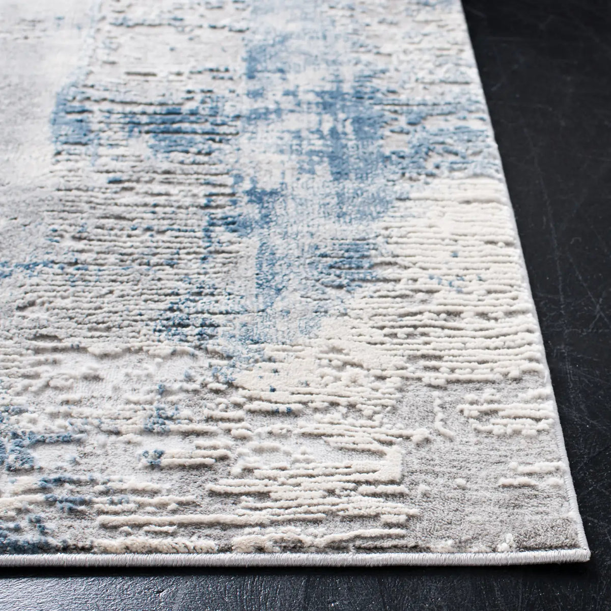 Safavieh Invista 4'-0" x 6'-0" Rug in Grey / Ivory