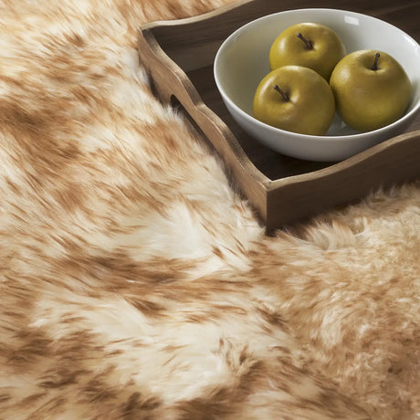 Safavieh Sheep Skin 5'-5" x 7'-7" Rug in Off White / Coco Brown