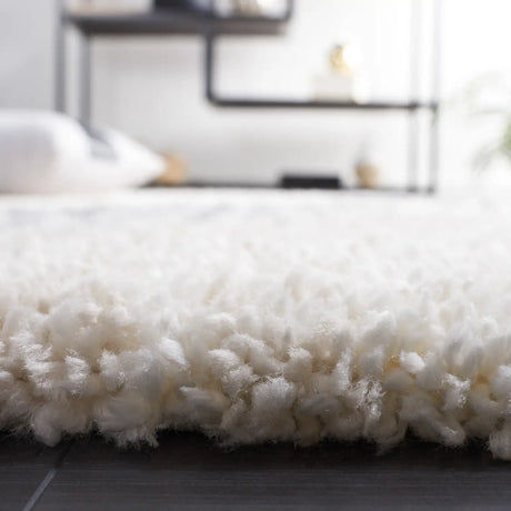 Safavieh Fontana Shag  800 4'-0" x 6'-0" Rug in Ivory / Grey
