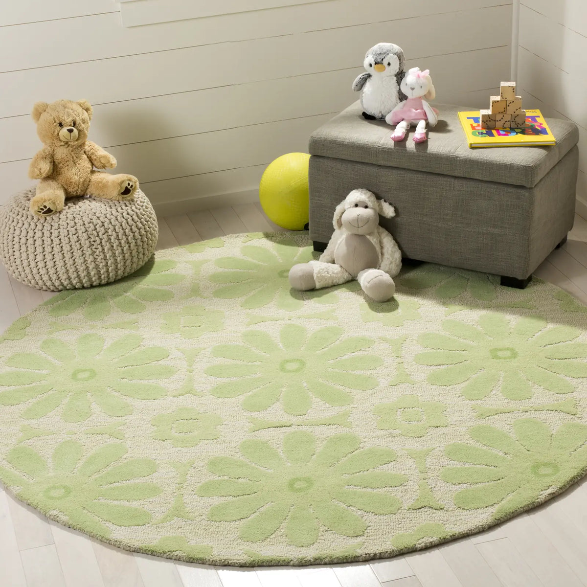 Safavieh Safavieh Kids 6'-0" x 6'-0" Rug in Beige / Green