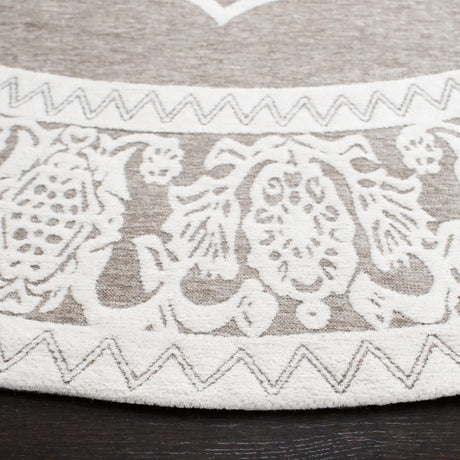 Safavieh Marbella 6'-0" x 6'-0" Rug in Light Grey / Ivory