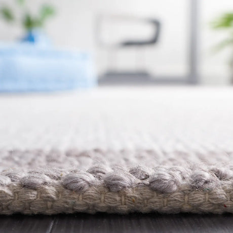 Safavieh Natura 4'-0" x 6'-0" Rug in Ivory / Brown