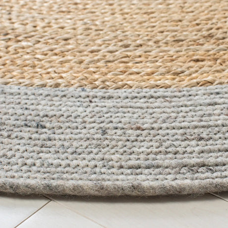 Safavieh Braided 5'-0" x 5'-0" Rug in Silver / Natural