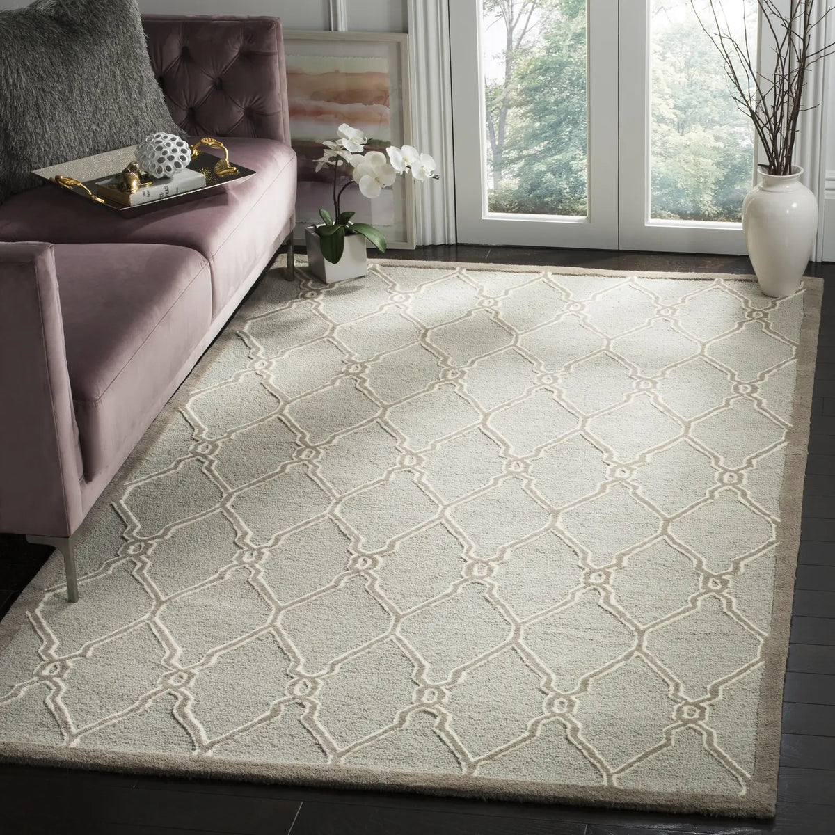 Safavieh Cambridge 5'-0" x 8'-0" Rug in Light Grey / Ivory