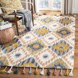 Safavieh Suzani 5'-0" x 8'-0" Rug in Ivory / Gold