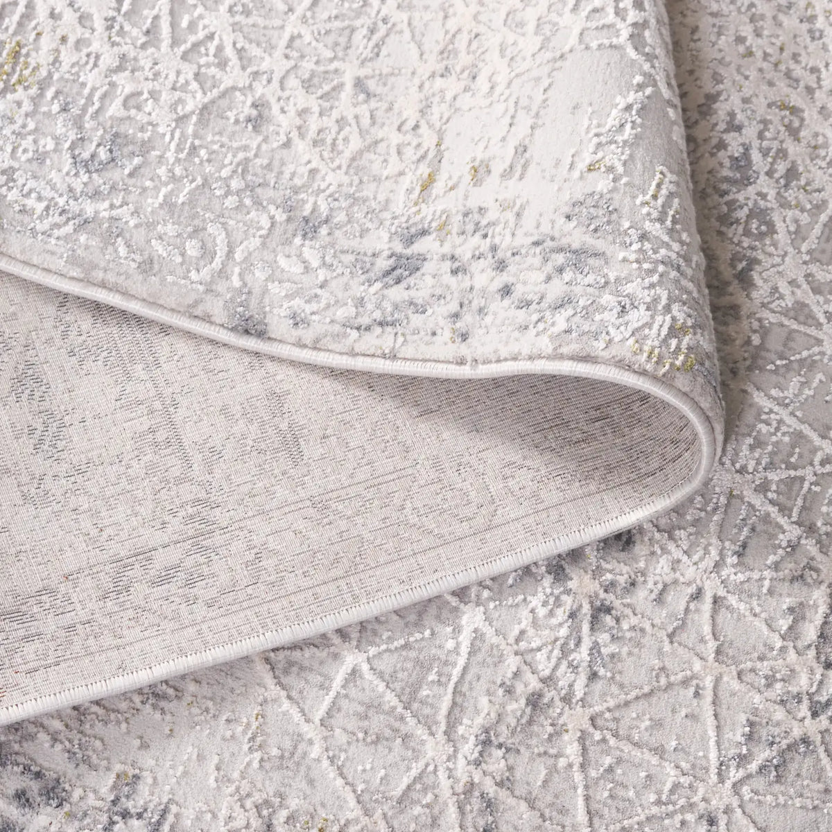 Safavieh Princeton 4'-0" x 6'-0" Rug in Light Beige