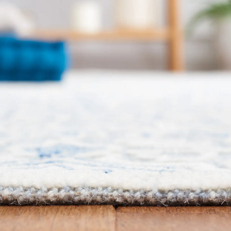 Safavieh Trace 4'-0" x 6'-0" Rug in Blue / Ivory