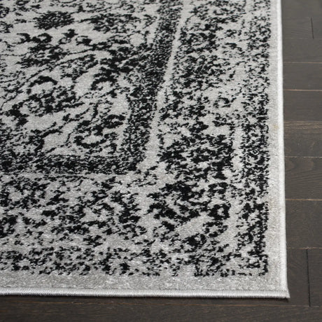 Safavieh Adirondack 4'-0" x 6'-0" Rug in Grey / Black