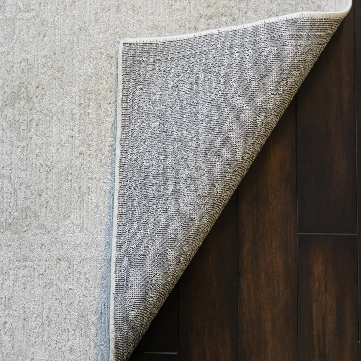 Dynamic Rugs Hamilton 10605 Power Loomed Traditional Ivory/Grey Rug - Corner