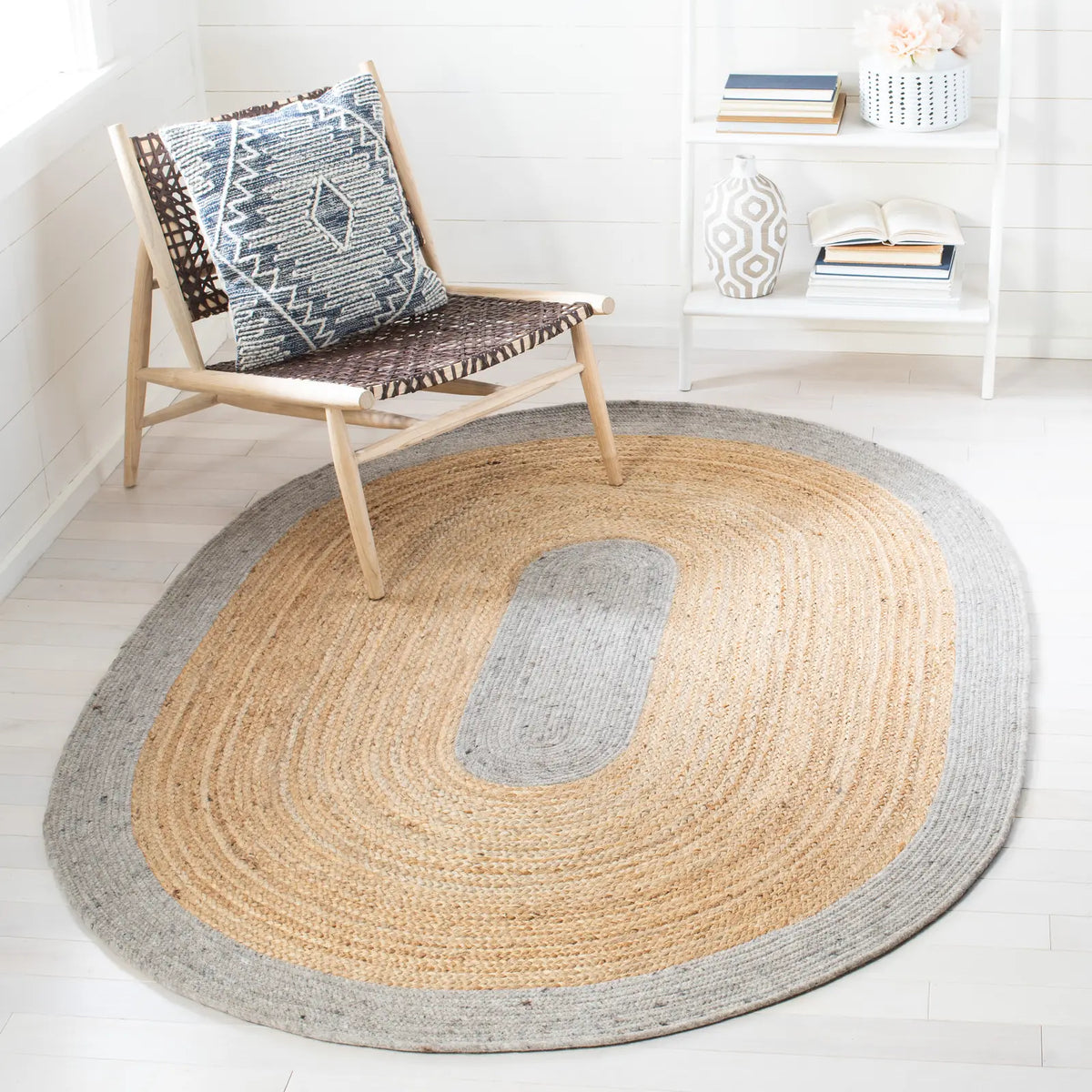 Safavieh Braided 5'-0" x 7'-0" Rug in Silver / Natural