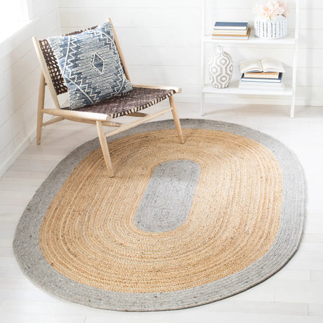 Safavieh Braided 5'-0" x 7'-0" Rug in Silver / Natural