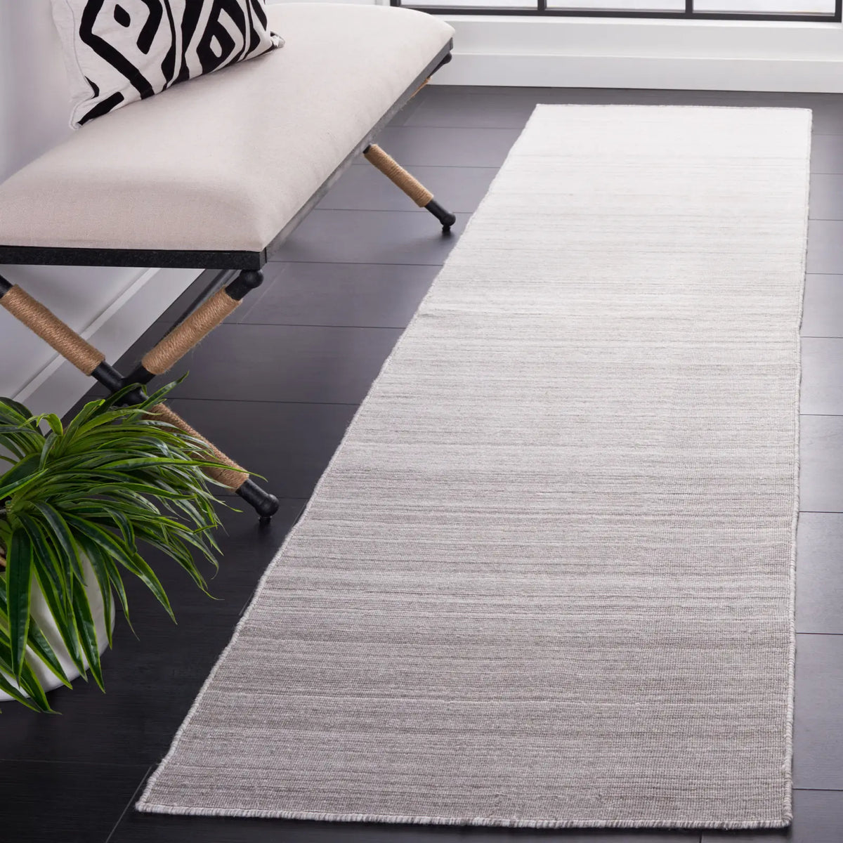 Safavieh Kilim 2'-3" x 9'-0" Rug in Silver