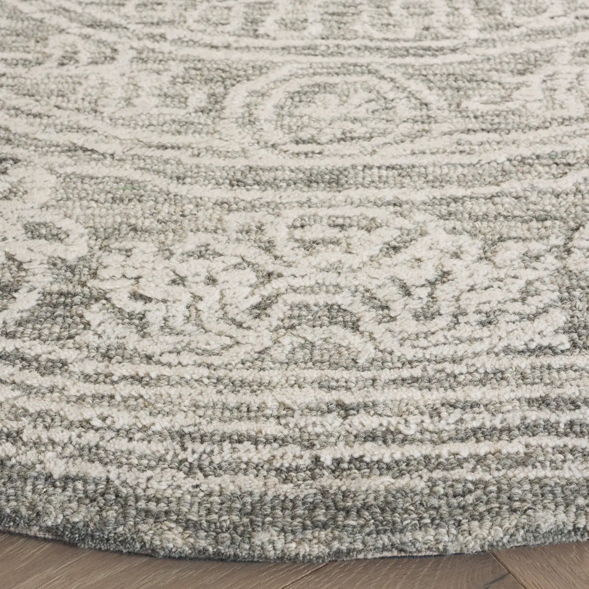 Safavieh Ebony 6'-0" x 6'-0" Rug in Ivory / Grey