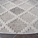 Safavieh Global 6'-7" x 6'-7" Rug in Grey / Ivory