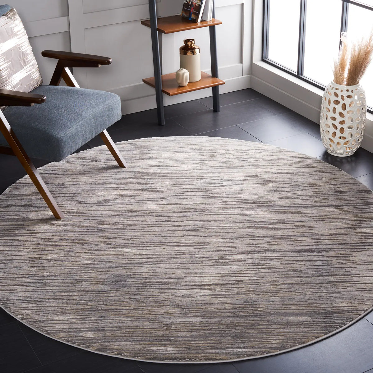 Safavieh Meadow 6'-7" x 6'-7" Rug in Ivory / Grey