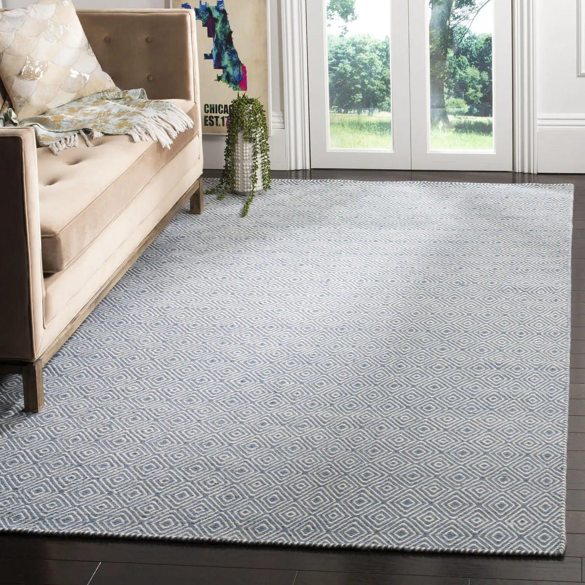 Safavieh Oasis 6'-0" x 9'-0" Rug in Blue / Ivory