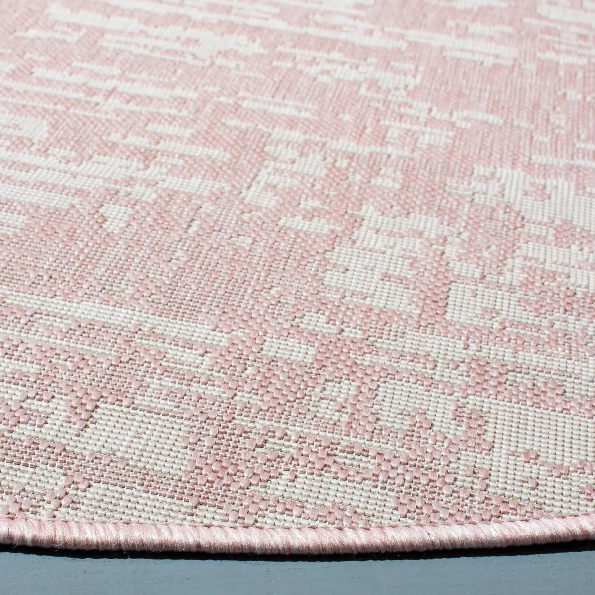 Safavieh Courtyard 6'-7" x 6'-7" Rug in Pink / Ivory