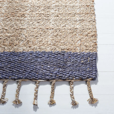 Safavieh Cape Cod 4'-0" x 6'-0" Rug in Natural / Purple