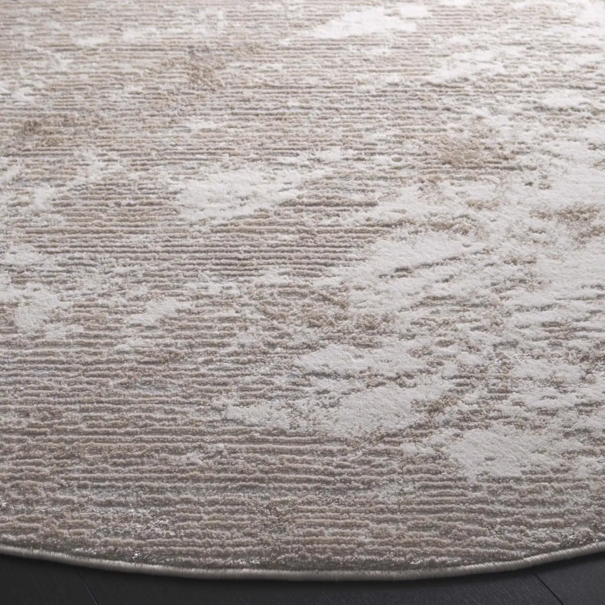 Safavieh Hanna 6'-7" x 6'-7" Rug in Beige / Ivory Grey