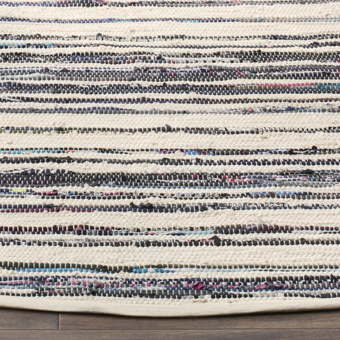Safavieh Rag Rug 6'-0" x 6'-0" Rug in Ivory / Charcoal