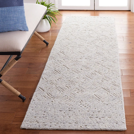 Safavieh Textual 2'-3" x 9'-0" Rug in Grey / Ivory