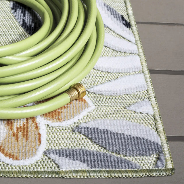 Safavieh Cabana 4'-0" x 6'-0" Rug in Olive / Grey