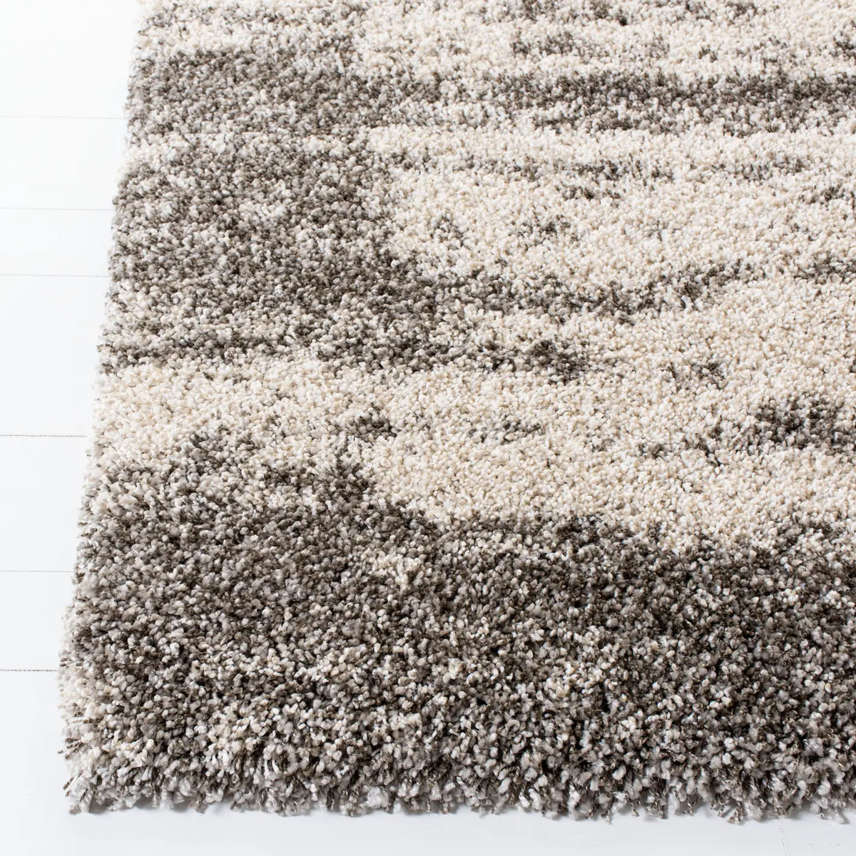 Safavieh Hudson Shag 4'-0" x 6'-0" Rug in Ivory / Grey