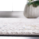 Safavieh Amelia 4'-5" x 6'-5" Rug in Grey / Light Grey