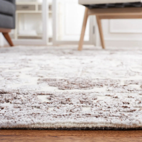 Safavieh Trace 4'-0" x 6'-0" Rug in Brown / Ivory