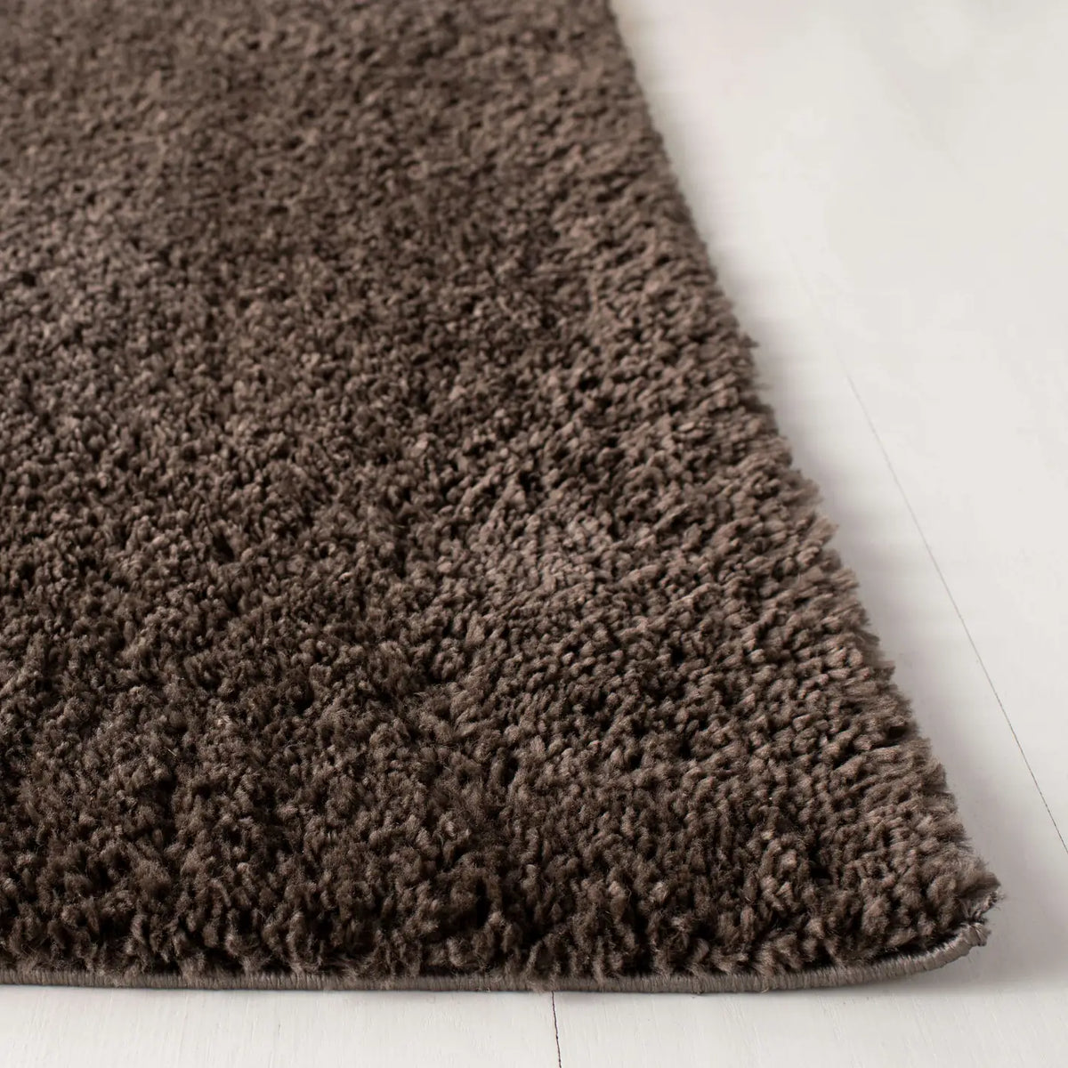 Safavieh August Shag 900 4'-0" x 6'-0" Rug in Brown
