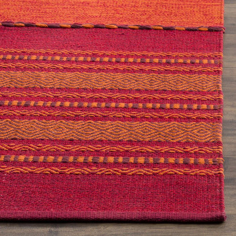 Safavieh Montauk 4'-0" x 6'-0" Rug in Orange / Red