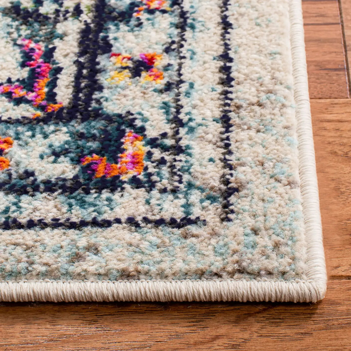 Safavieh Madison 4'-0" x 6'-0" Rug in Cream / Blue