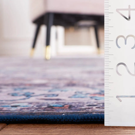 Safavieh Tucson 4'-0" x 6'-0" Rug in Aqua / Pink