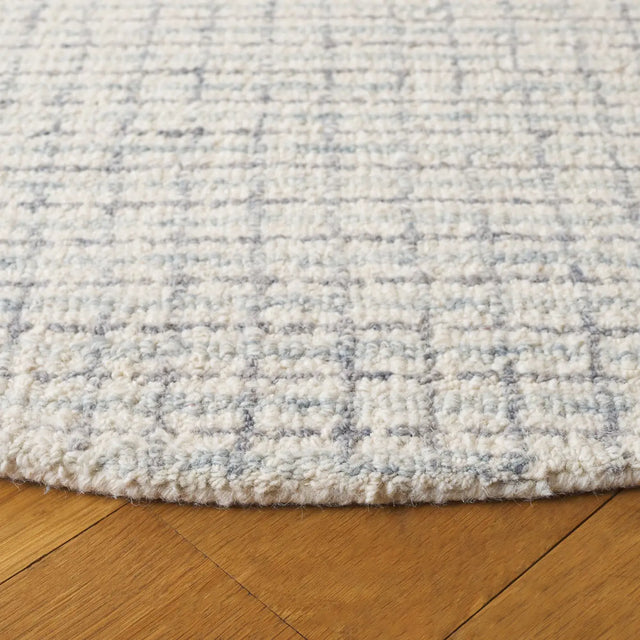 Safavieh Ebony 6'-0" x 6'-0" Rug in Light Blue / Ivory