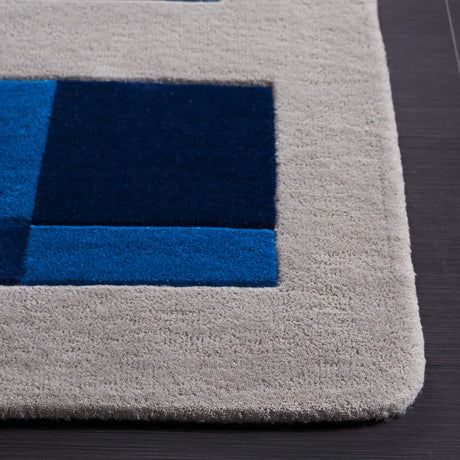 Safavieh Fifth Avenue 5'-0" x 8'-0" Rug in Grey / Blue