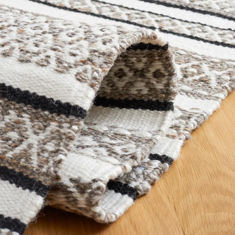 Safavieh Striped Kilim 4'-0" x 6'-0" Rug in Black / Ivory