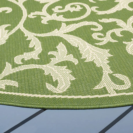 Safavieh Courtyard 6'-7" x 6'-7" Rug in Olive / Natural