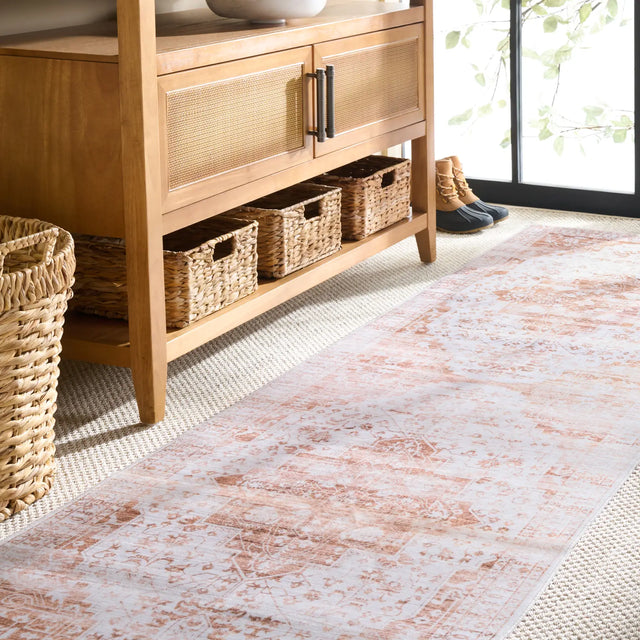 Safavieh Martha Stewart Washable 2'-6" x 8'-0" Rug in Beige / Gold