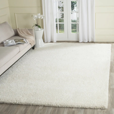 Safavieh Ultimate Shag 6'-0" x 9'-0" Rug in Ivory