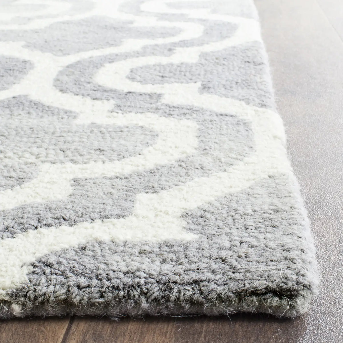 Safavieh Dip Dye 10'-0" x 14'-0" Rug in Grey / Ivory