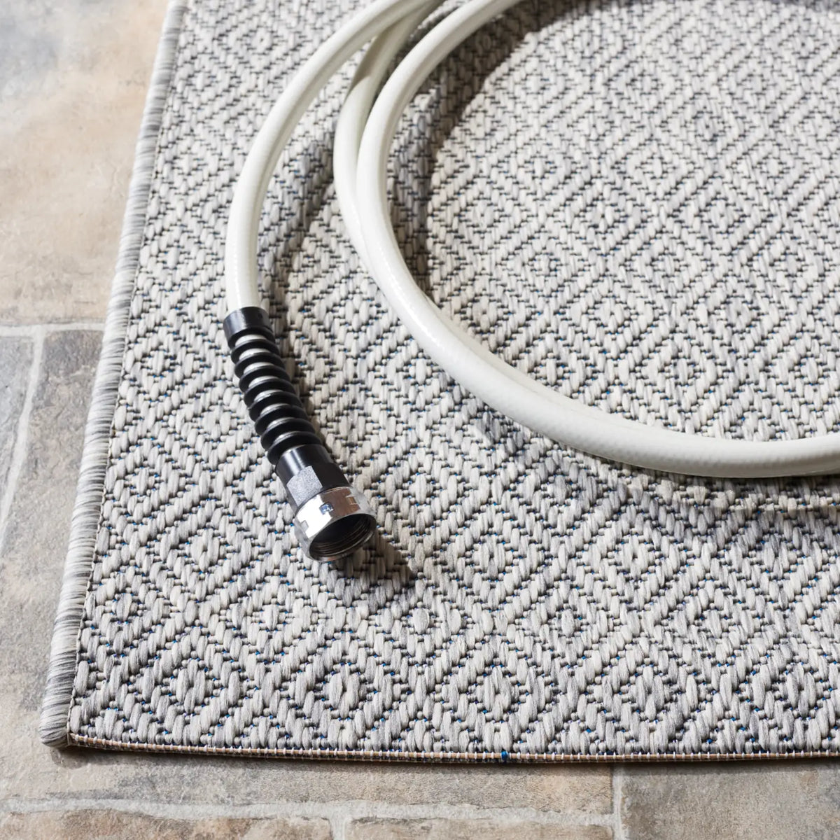 Safavieh Courtyard 4'-0" x 5'-7" Rug in Grey / Grey