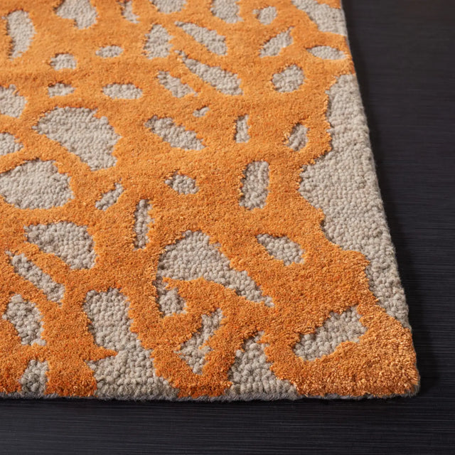 Safavieh Blossom 5'-0" x 8'-0" Rug in Grey / Orange