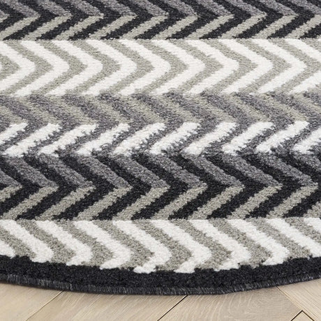 Safavieh Pyramid 6'-7" x 6'-7" Rug in Grey / Ivory Black