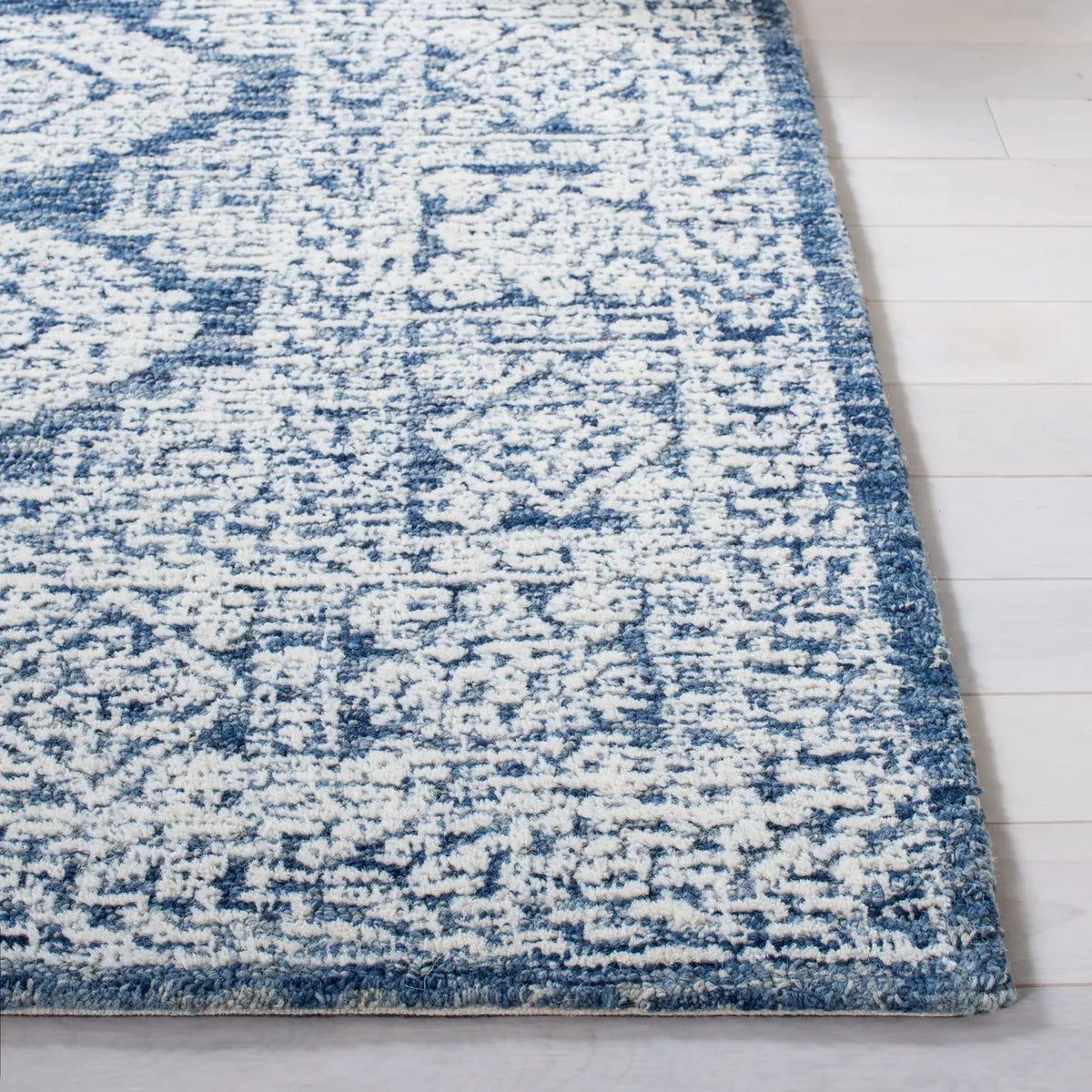 Safavieh Metro 4'-0" x 6'-0" Rug in Natural / Blue